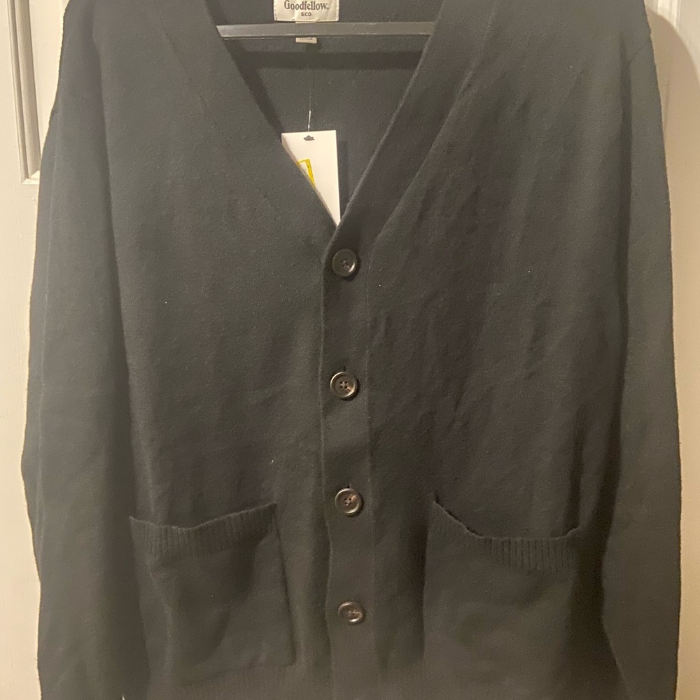 Men’s L Large Lot Sweater Shirts Shorts ($72 plus retail) - Picture 6 of 12